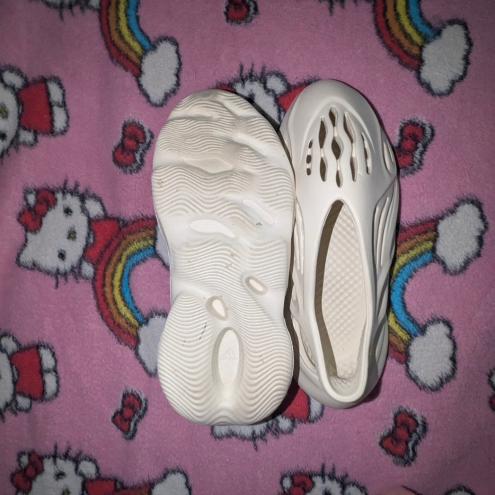Yeezy Foamrunners Size 12